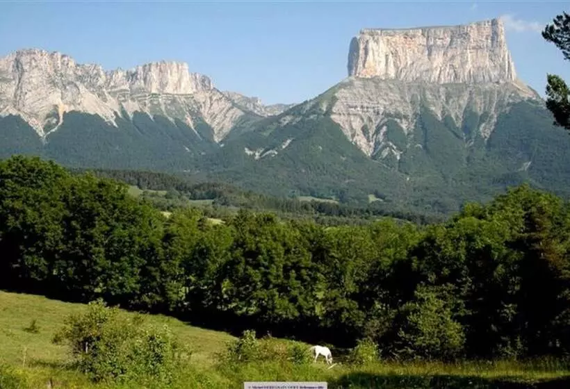 ホテル Au Gai Soleil Du Mont Aiguille