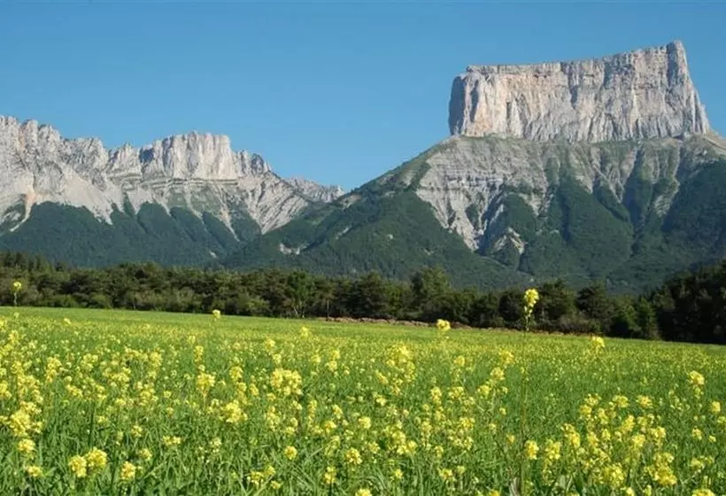 ホテル Au Gai Soleil Du Mont Aiguille