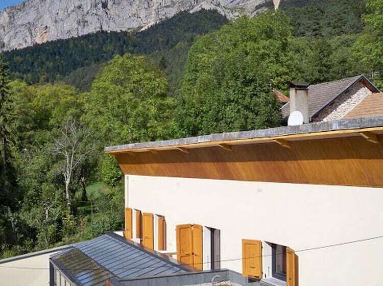 Отель Au Gai Soleil Du Mont Aiguille