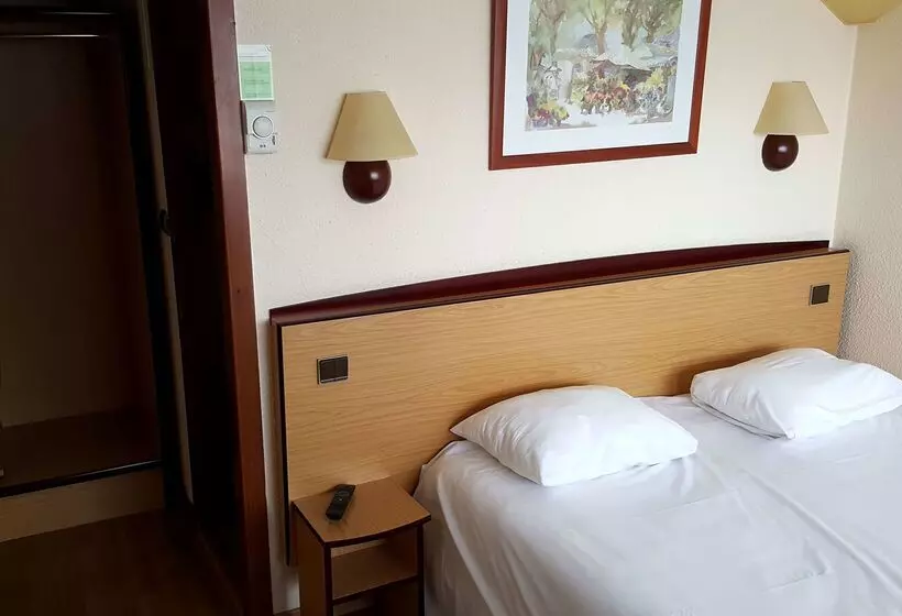 호텔 Hôtel Restaurant Campanile Aurillac