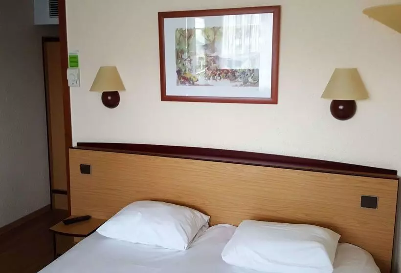 호텔 Hôtel Restaurant Campanile Aurillac