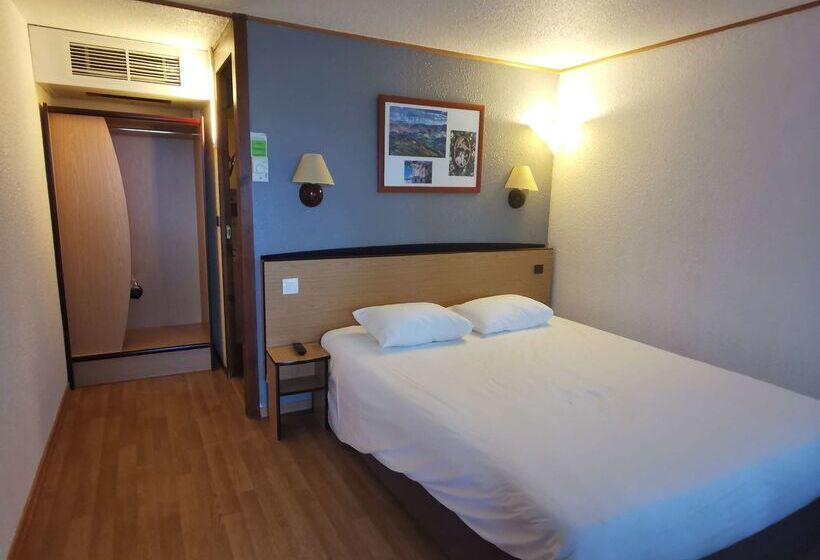 בית מלון כפרי Hôtel Restaurant Campanile Aurillac