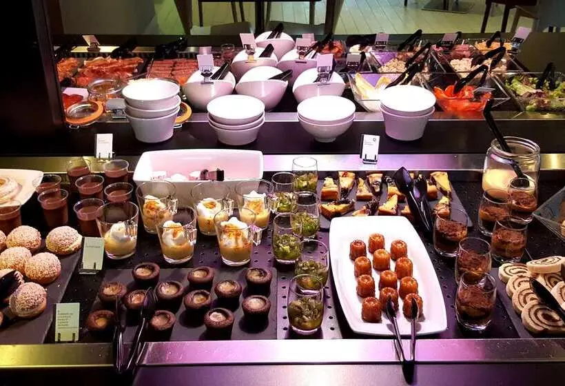 호텔 Hôtel Restaurant Campanile Aurillac