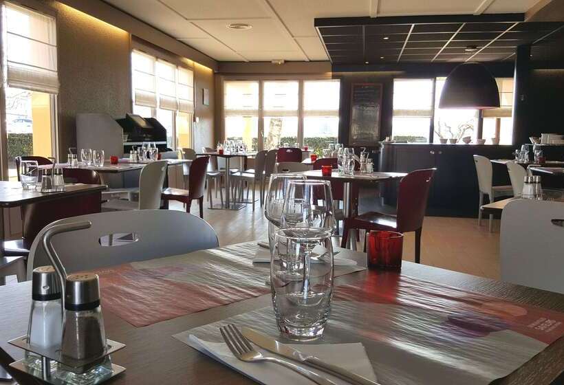 בית מלון כפרי Hôtel Restaurant Campanile Aurillac