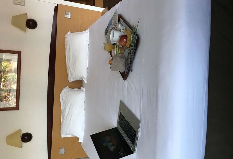 ホテル Campanile Cahors