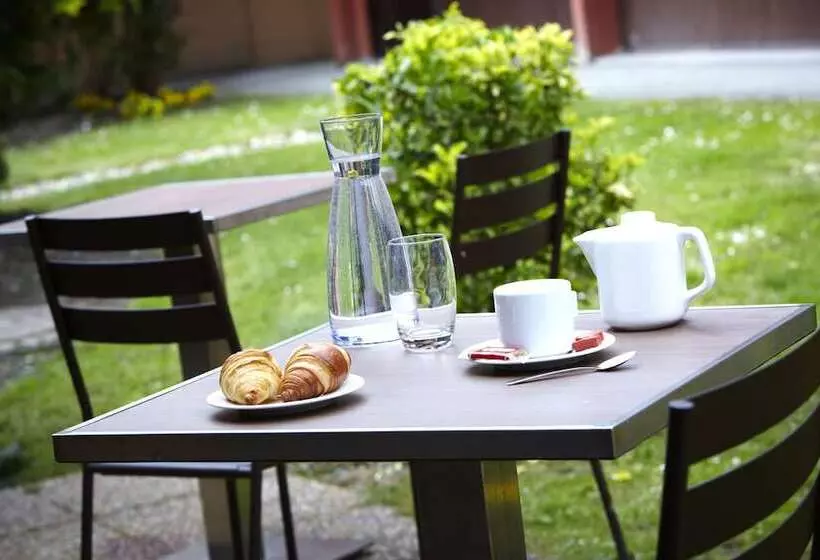 호텔 Brit Hôtel Dinan   Taden