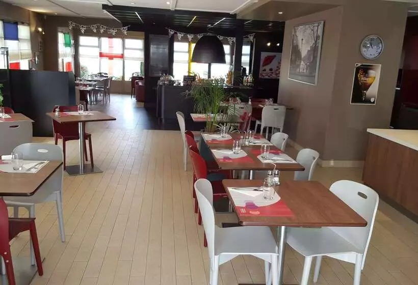 Отель Campanile Lyon Est  Aeroport Saint Exupery