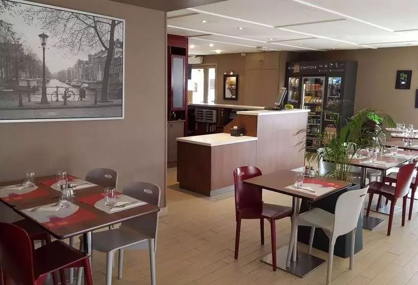 Отель Campanile Lyon Est  Aeroport Saint Exupery