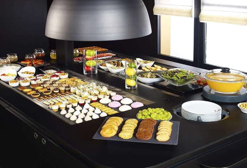 هتل Campanile Lyon Est  Aeroport Saint Exupery