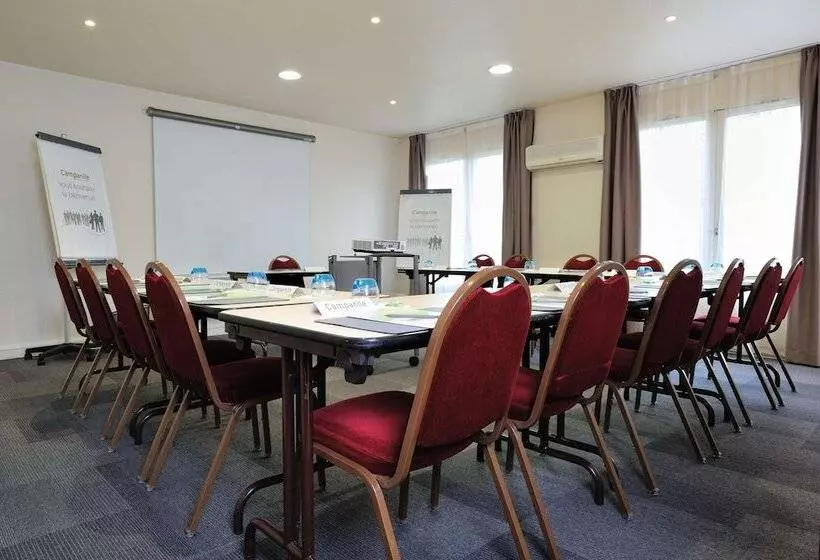 Отель Campanile Lyon Est  Aeroport Saint Exupery