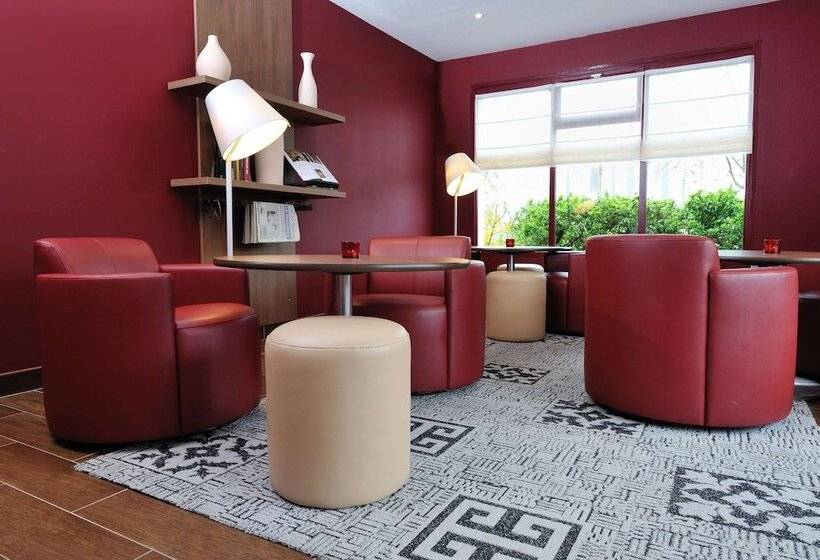 هتل Campanile Lyon Est  Aeroport Saint Exupery