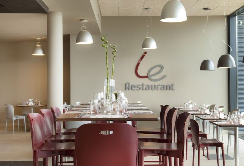 هتل Campanile Lyon Est  Aeroport Saint Exupery