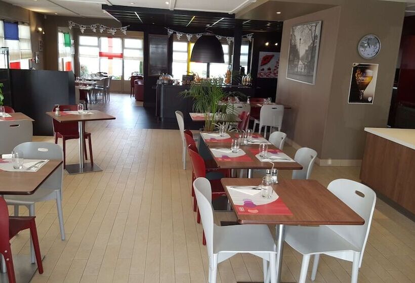 هتل Campanile Lyon Est  Aeroport Saint Exupery