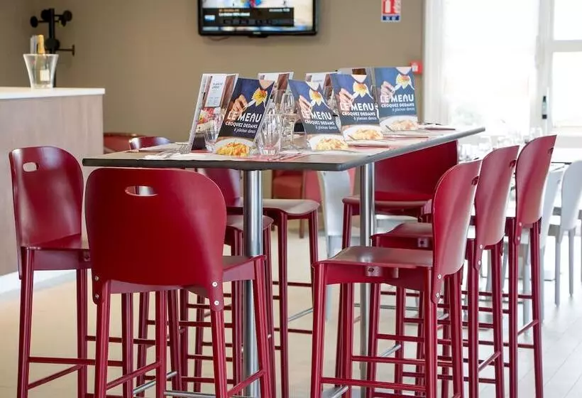 호텔 Campanile Nantes Saint Sébastien Sur Loire