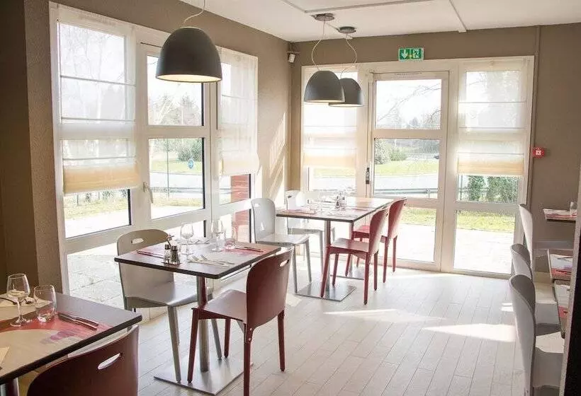 호텔 Campanile Nantes Saint Sébastien Sur Loire