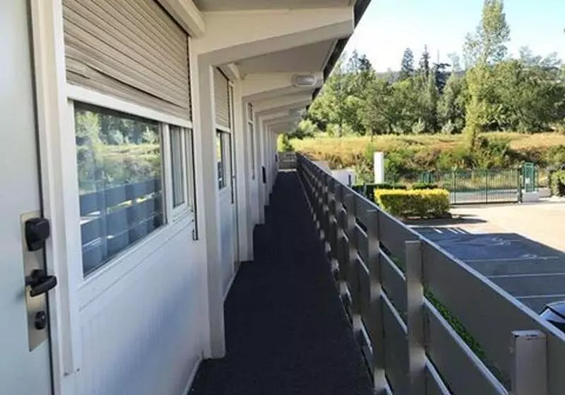 Hotel Campanile Saint Etienne Est  Saint Chamond