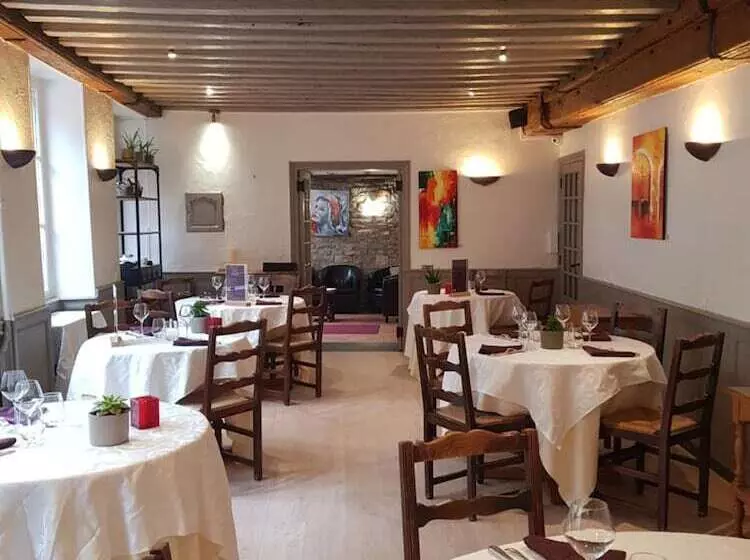 فندق Chez Jeannette