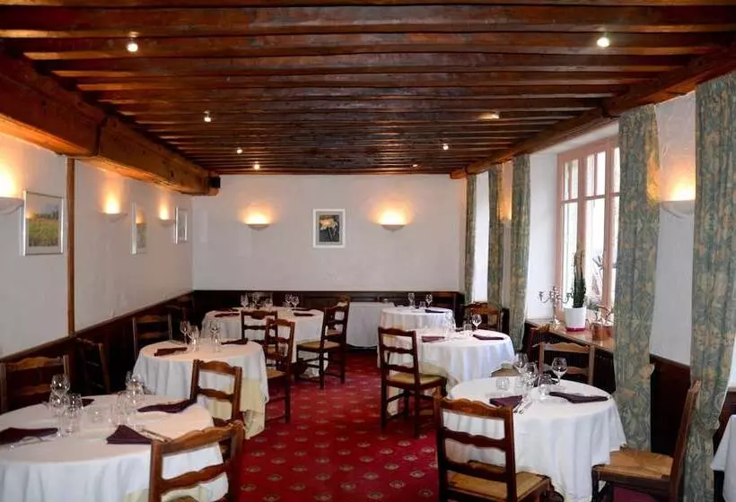 فندق Chez Jeannette