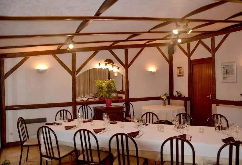 فندق Chez Jeannette