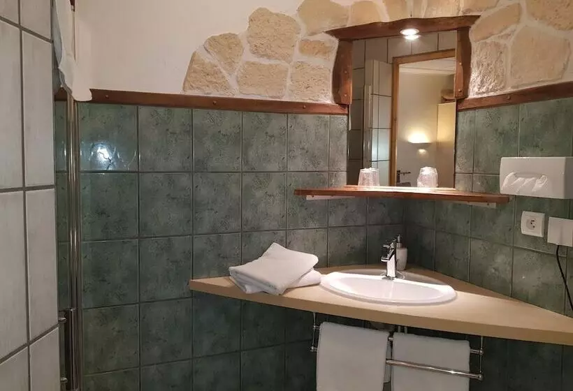 فندق Chez Jeannette