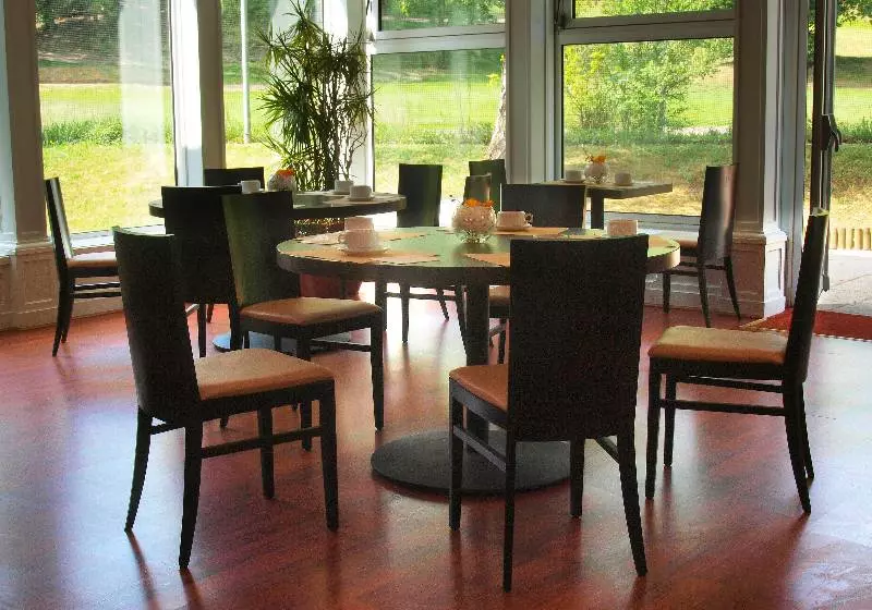 בית מלון כפרי Du Golf Rosny