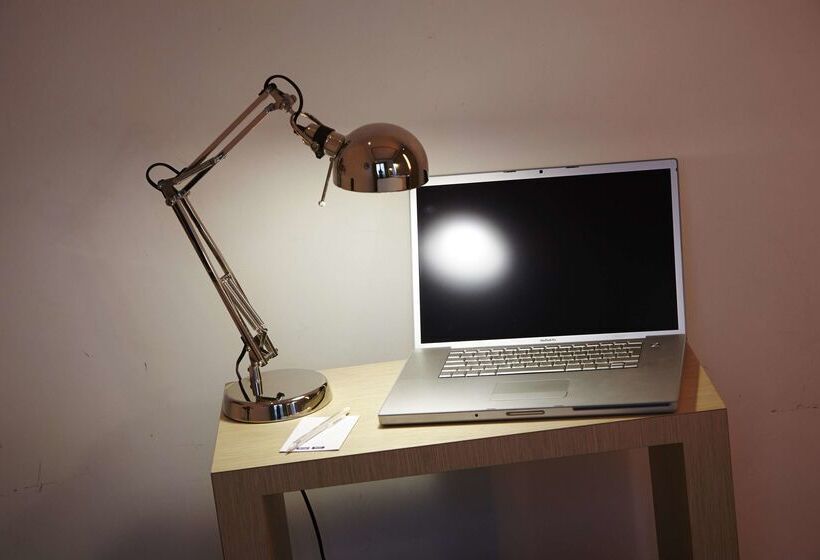 هتل Kyriad Paris 10 Canal Saint Martin République