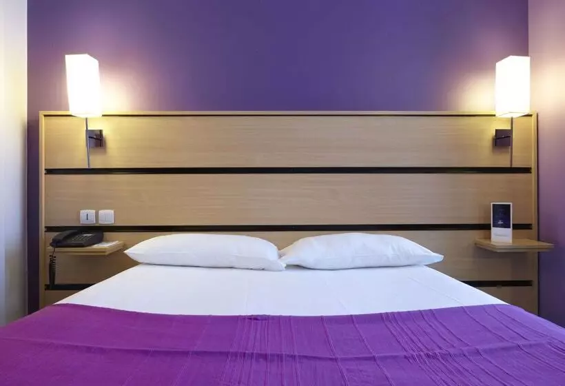 هتل Kyriad Paris 10   Canal Saint Martin   République