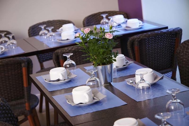 هتل Kyriad Paris 10 Canal Saint Martin République