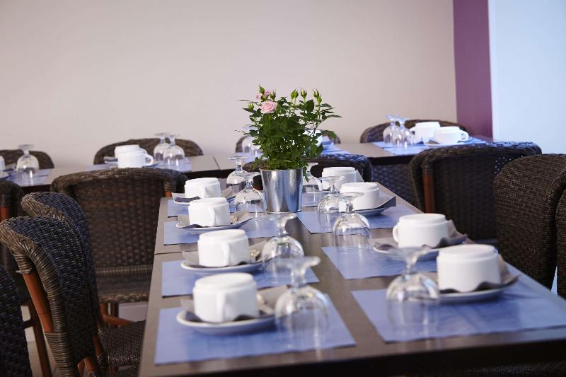 هتل Kyriad Paris 10 Canal Saint Martin République