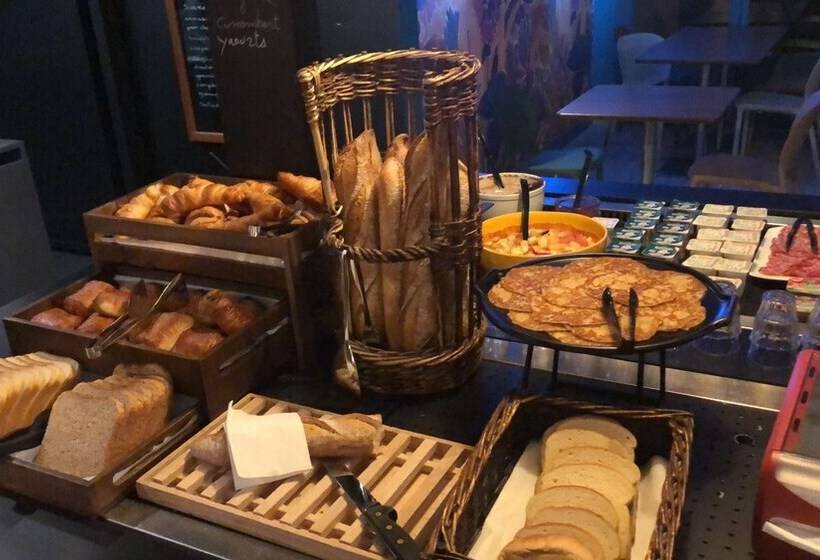 هتل Kyriad Honfleur  La Riviere Saint Sauveur