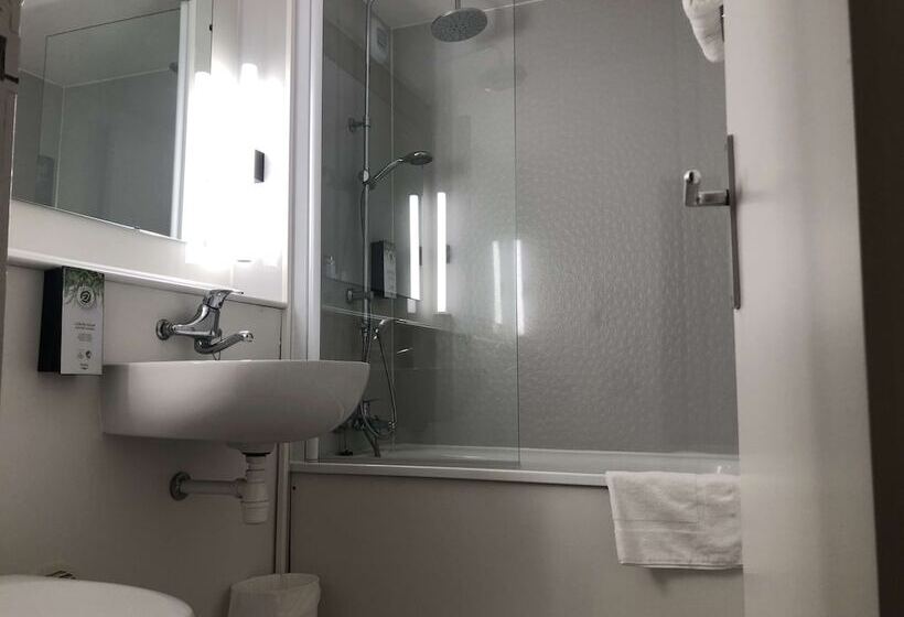 هتل Kyriad Honfleur  La Riviere Saint Sauveur