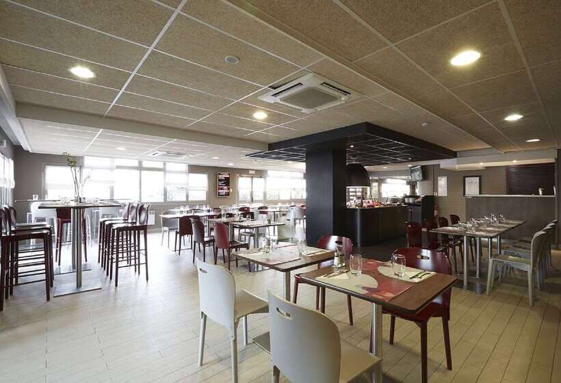 هتل Kyriad Le Blanc Mesnil