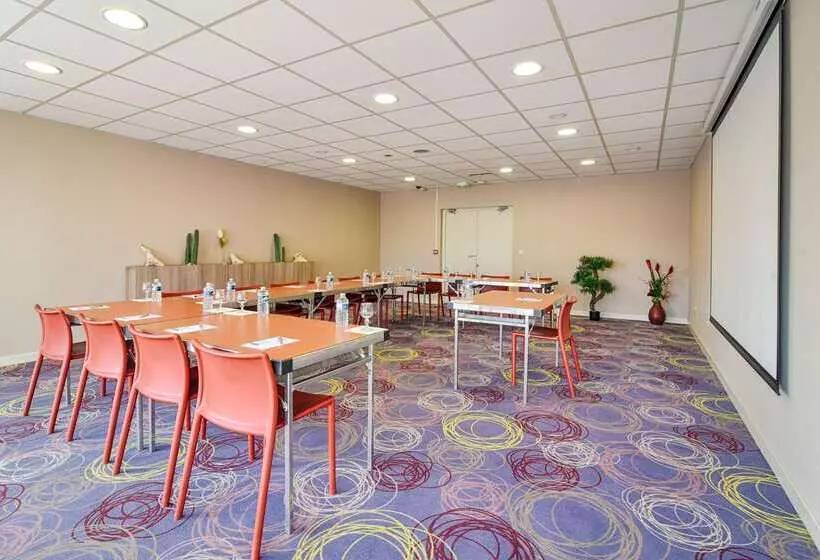 Отель Kyriad Lyon Est  Saint Bonnet De Mure