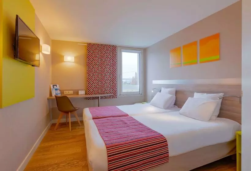 Отель Kyriad Lyon Est  Saint Bonnet De Mure