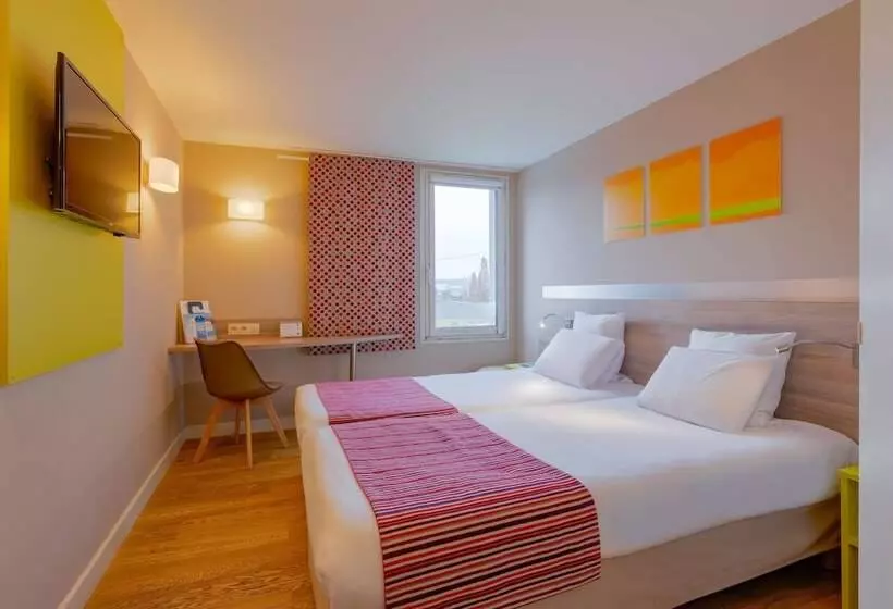 Отель Kyriad Lyon Est  Saint Bonnet De Mure