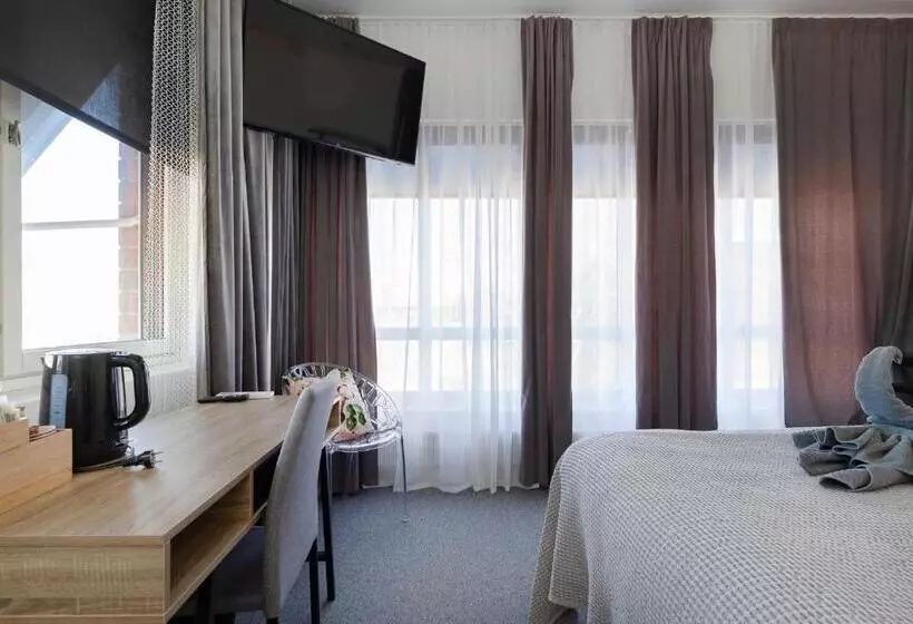 ホテル Li & Ravintola Martinhovi