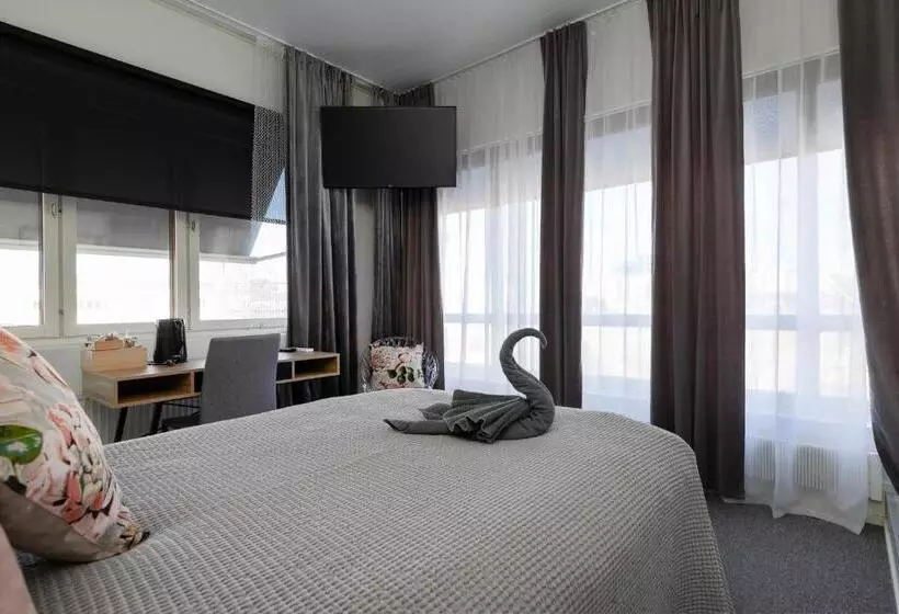 ホテル Li & Ravintola Martinhovi