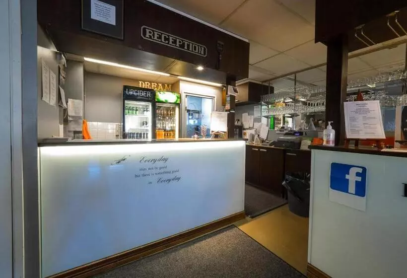 ホテル Li & Ravintola Martinhovi