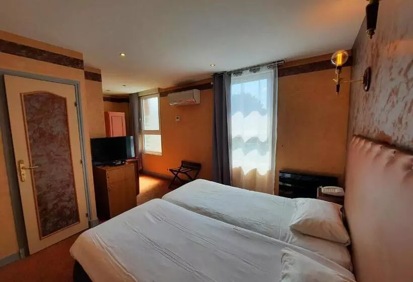 酒店 Logis Hôtel Restaurant Le Medicis