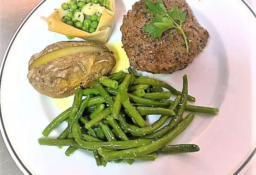 Отель Restaurant Kyriad de Péronne