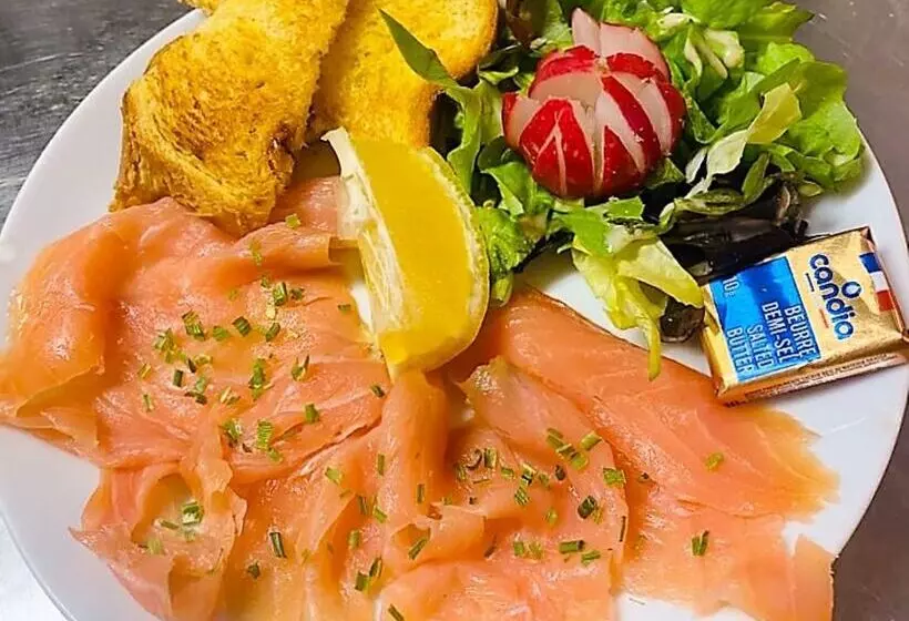 Отель Restaurant Kyriad de Péronne