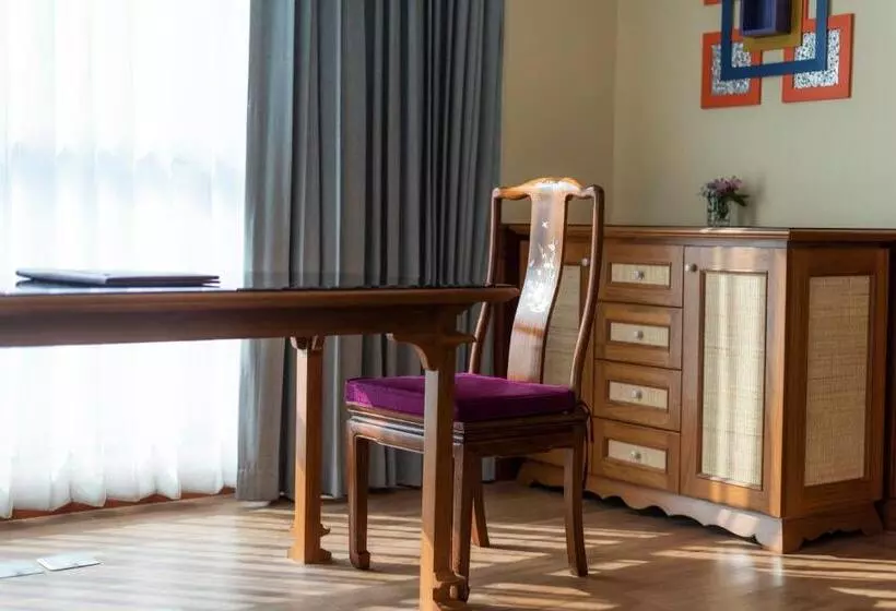 The Empress Hotel   Sha Extra Plus