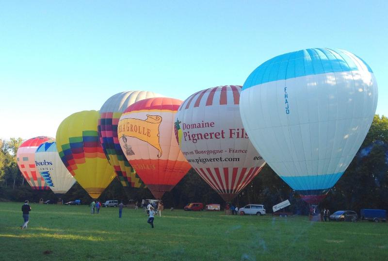 هتل Chateau De Challanges