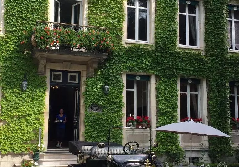 호텔 Chateau De Challanges