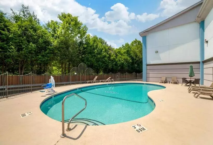 ホテル Comfort Inn Asheville East Blue Ridge Pkwy Access