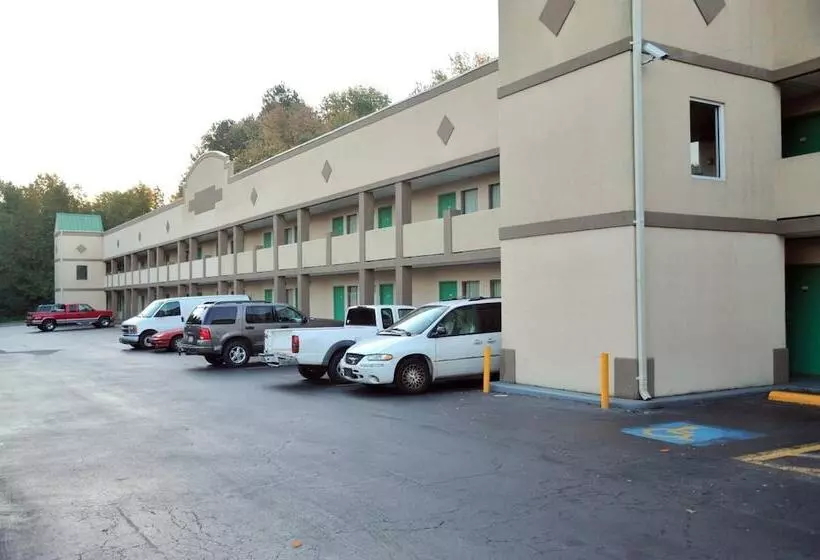 호텔 Continental Inn Charlotte