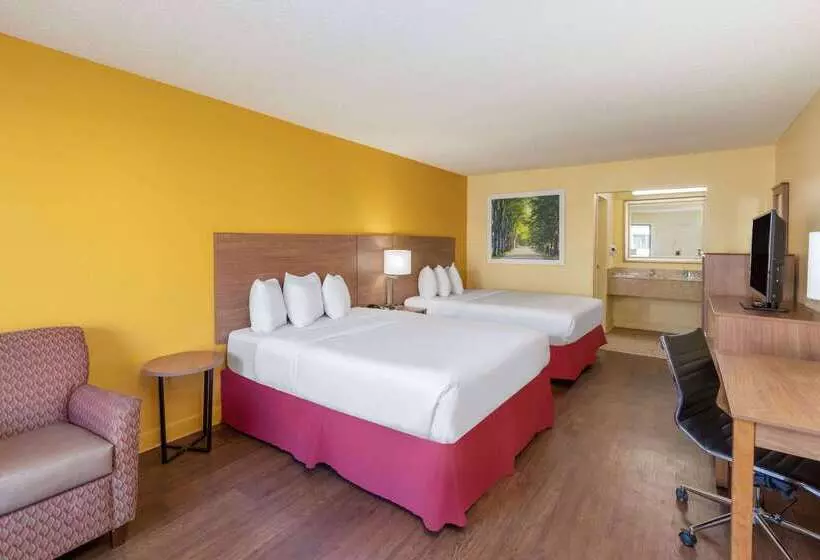 هتل Days Inn By Wyndham Florence/i95 North