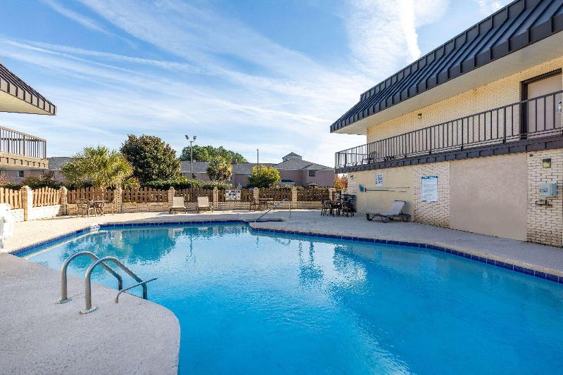 בית מלון כפרי Days Inn By Wyndham Florence/i95 North