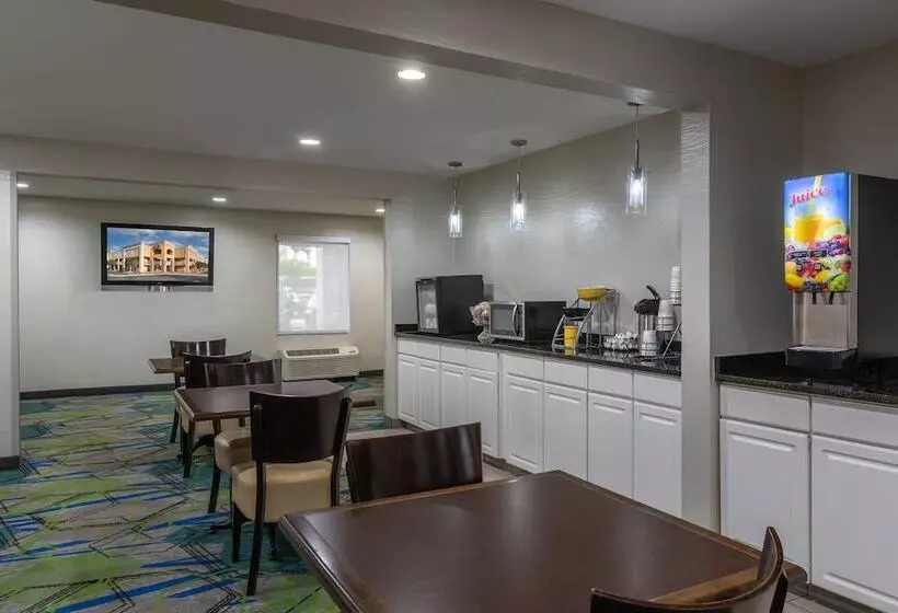 ホテル Days Inn By Wyndham Greenville