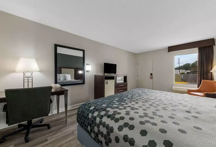 Отель Econo Lodge Cheraw Market Street